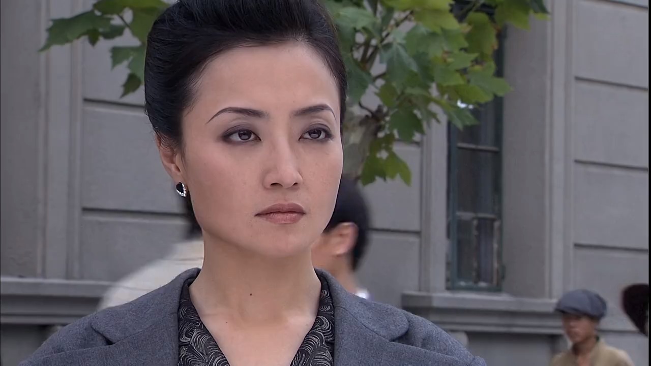 马云飞给酒井美惠子拿出了几张纸,这是什么节奏