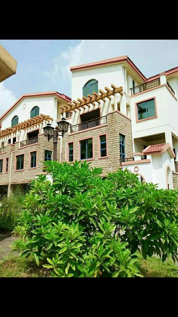 防城港湖海双景别墅90  96  【观湖园别墅】 仅推出五套330㎡