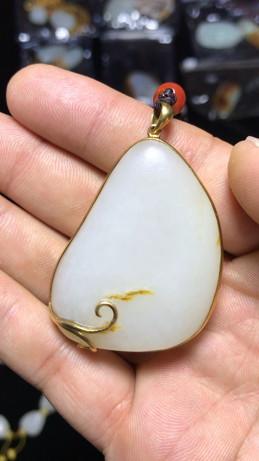 和田玉籽料原石包金大气