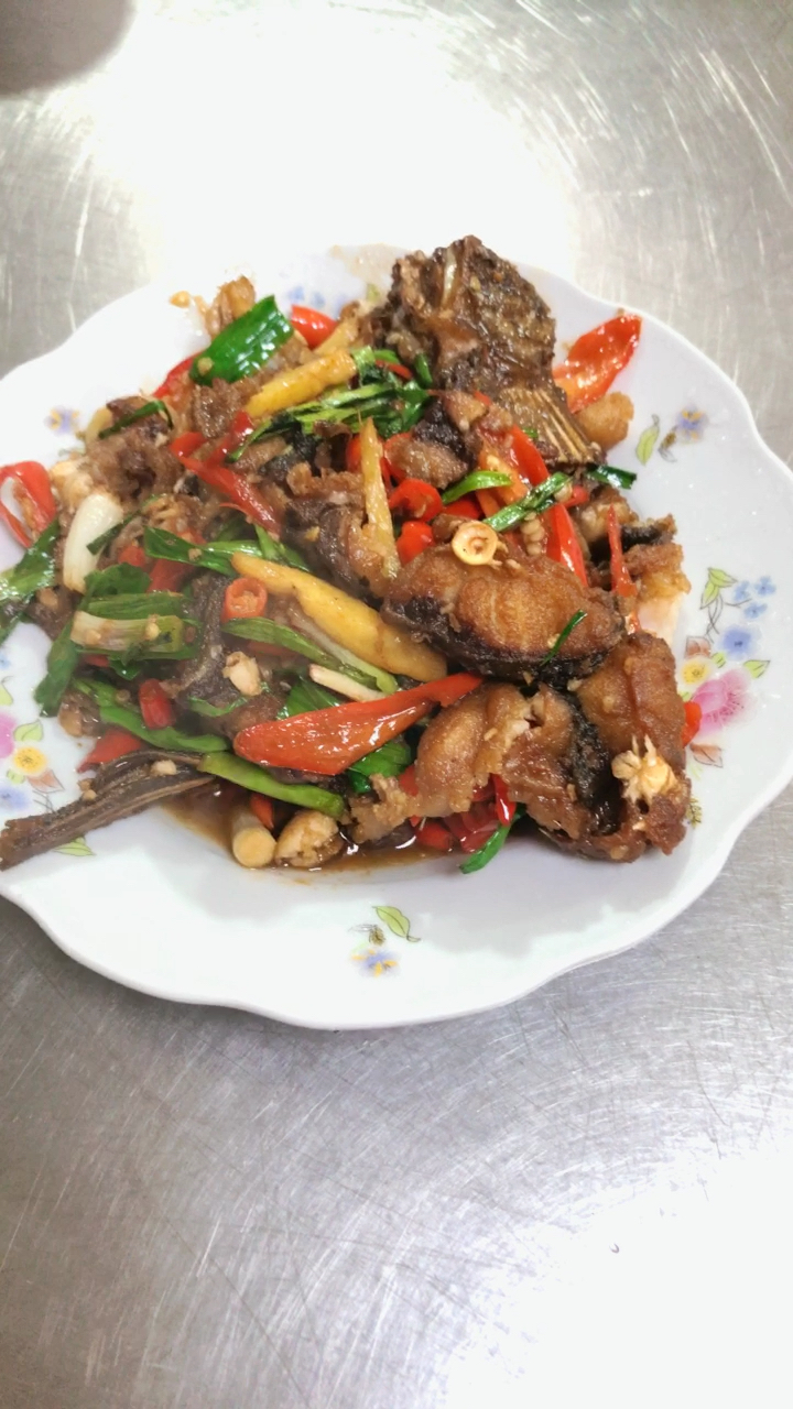 一道家常菜,辣椒炒鱼9595
