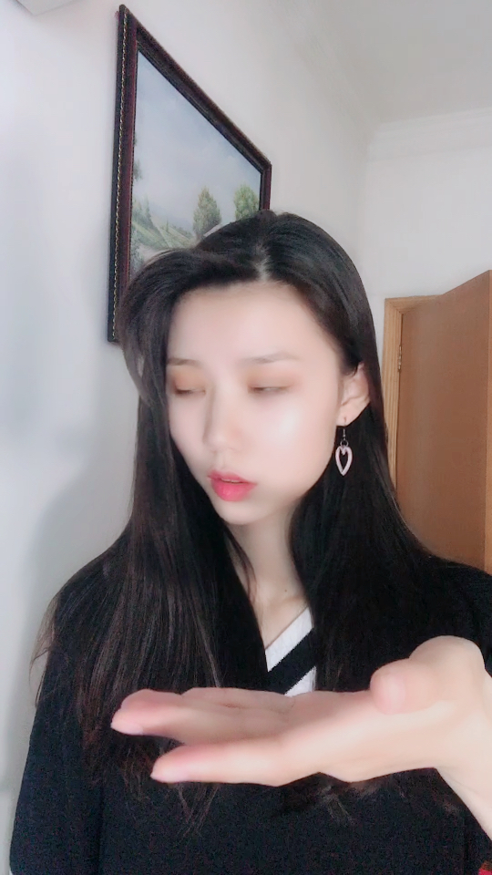 搞什么 社会第一姐你要我把脑袋放在上面?