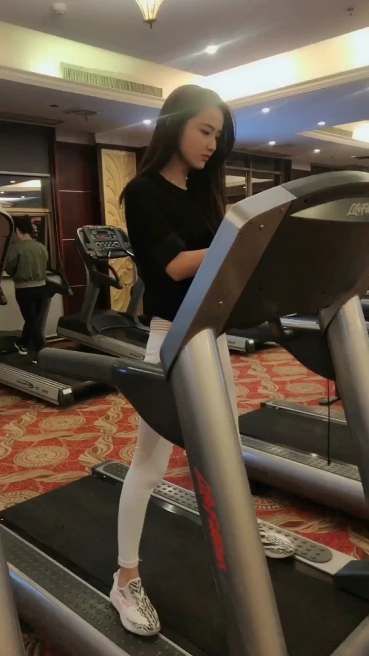 健身房扛把子,我叫雅西本本,初来乍到,请多关照