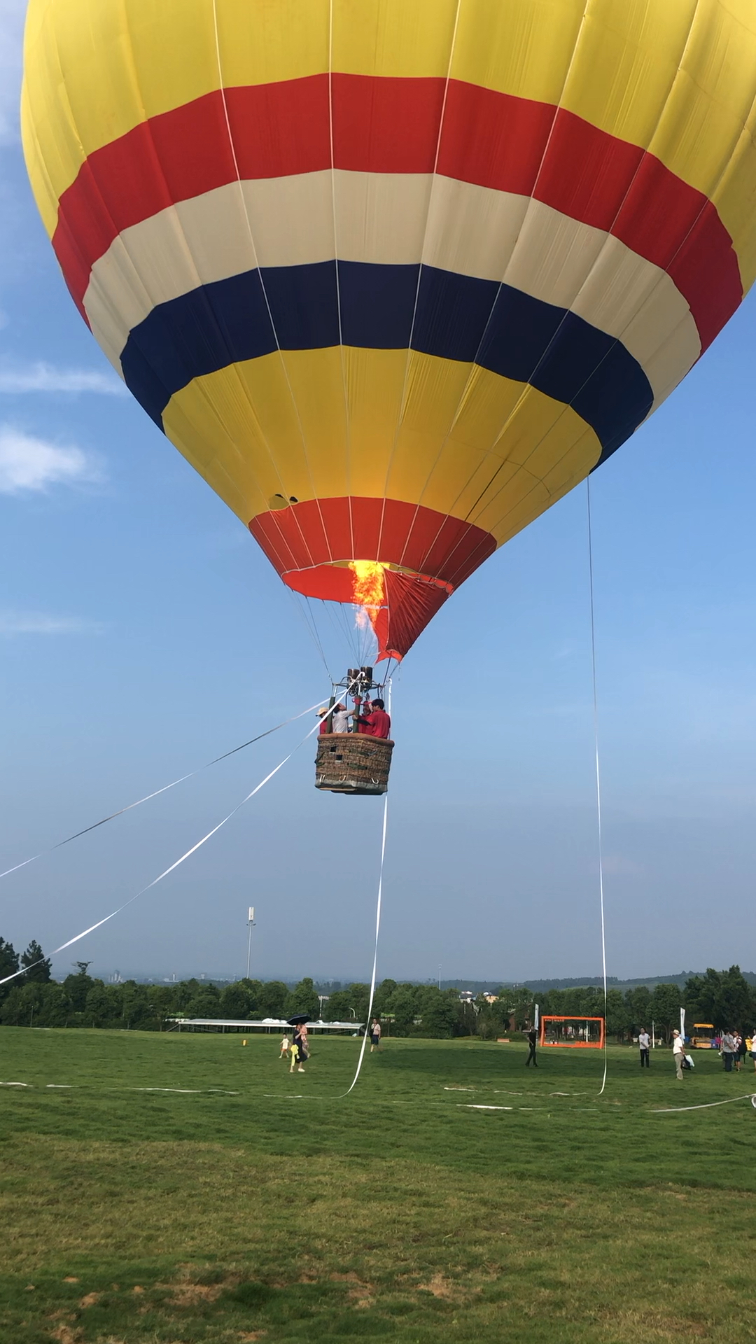 你见过飞起来的氢气球很美,但是你知道它降落有多狼狈吗