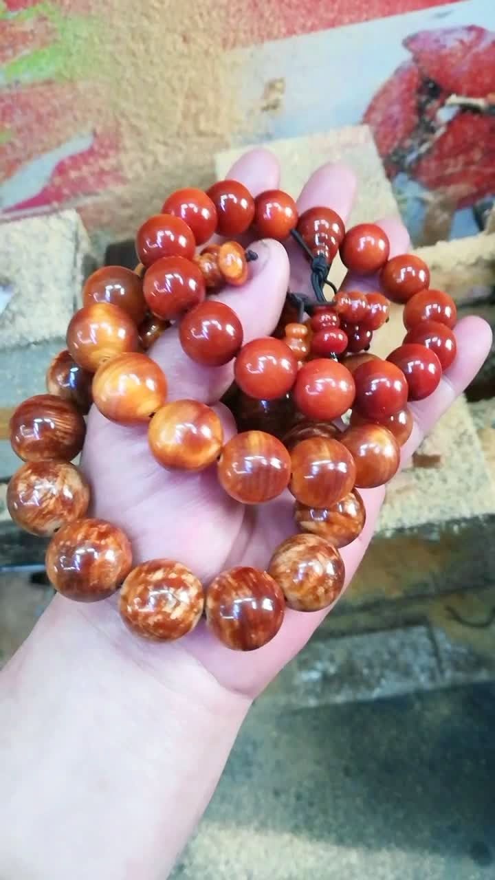 琥珀木手串@{uid:1502349662339070,nick:经纪�%