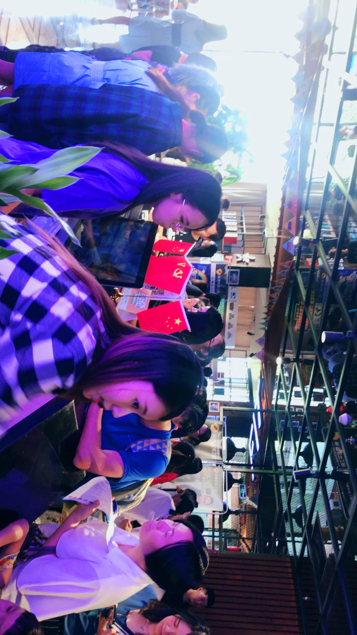 为梦而战非同凡响的都在这《非凡练习生》栏目试镜现场直播!