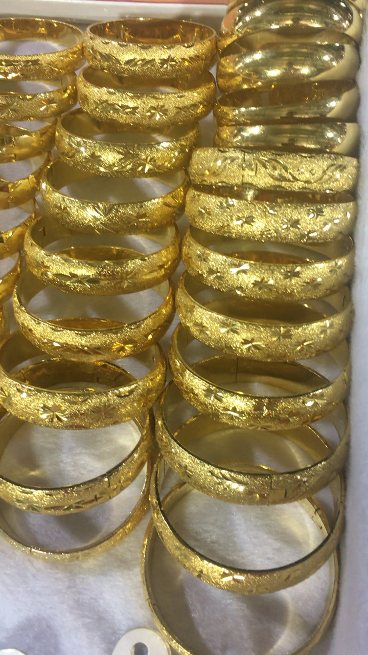 缅甸沙金手镯,各种款式一应具全,喜欢93v