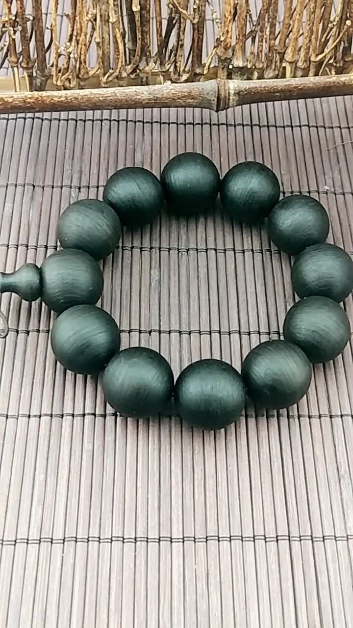 越南黑土沉香一级秒沉水沉香.