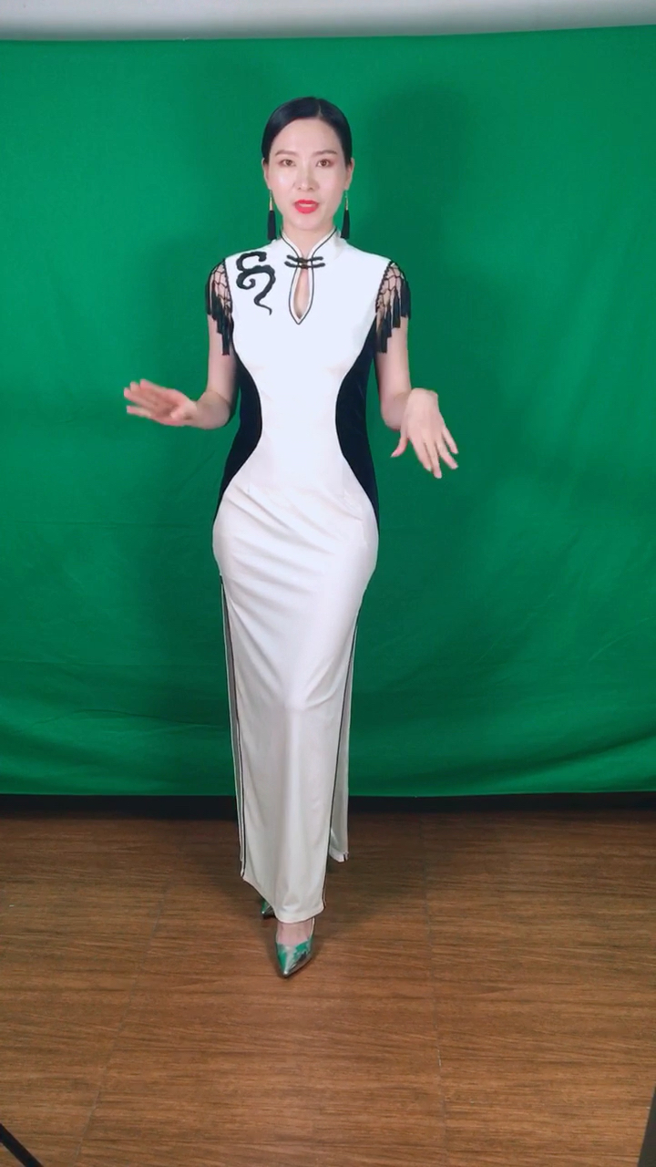 旗袍站姿之优雅手位(上)