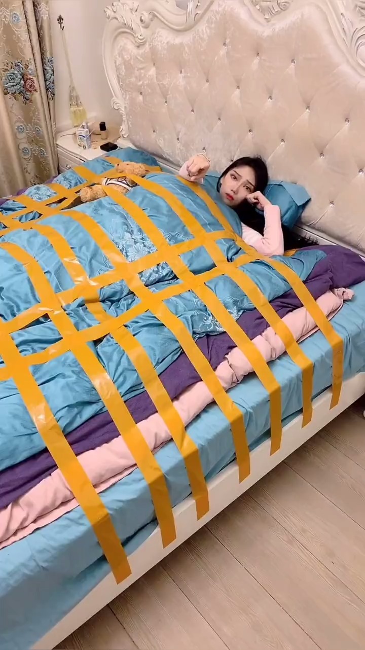 这样睡觉就不会踢被子了