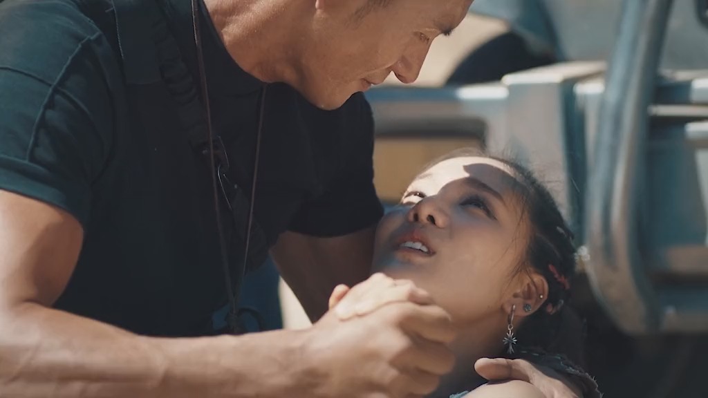 有些人总是到失去后才懂得珍惜,面对被感染病毒即将变异的她,他该怎么