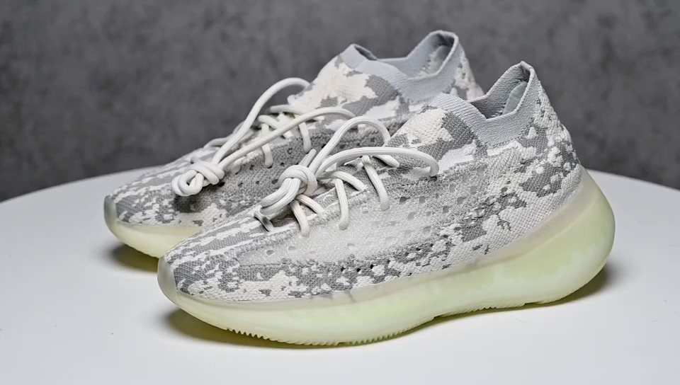 yeezy boost 380外星人 fv3260