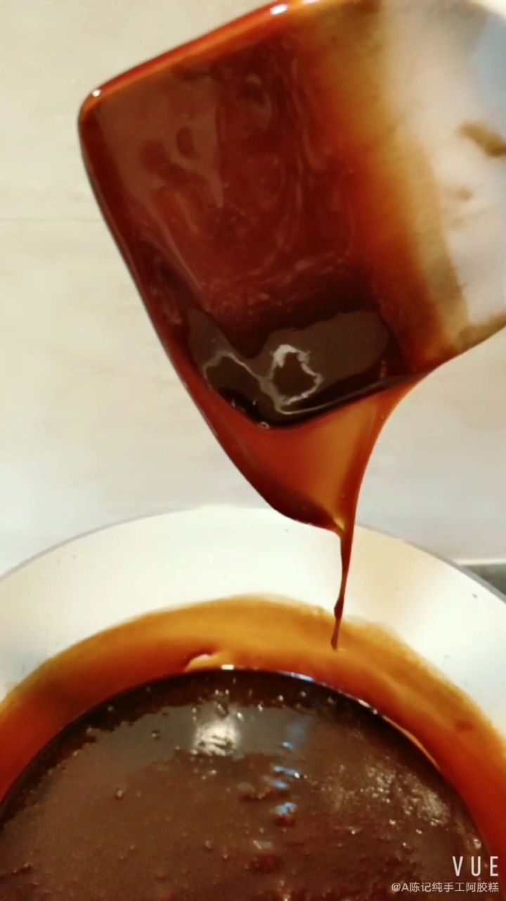 陈记纯手工阿胶糕之挂旗 只有足够好的阿胶和掌控的刚刚好的火候才会