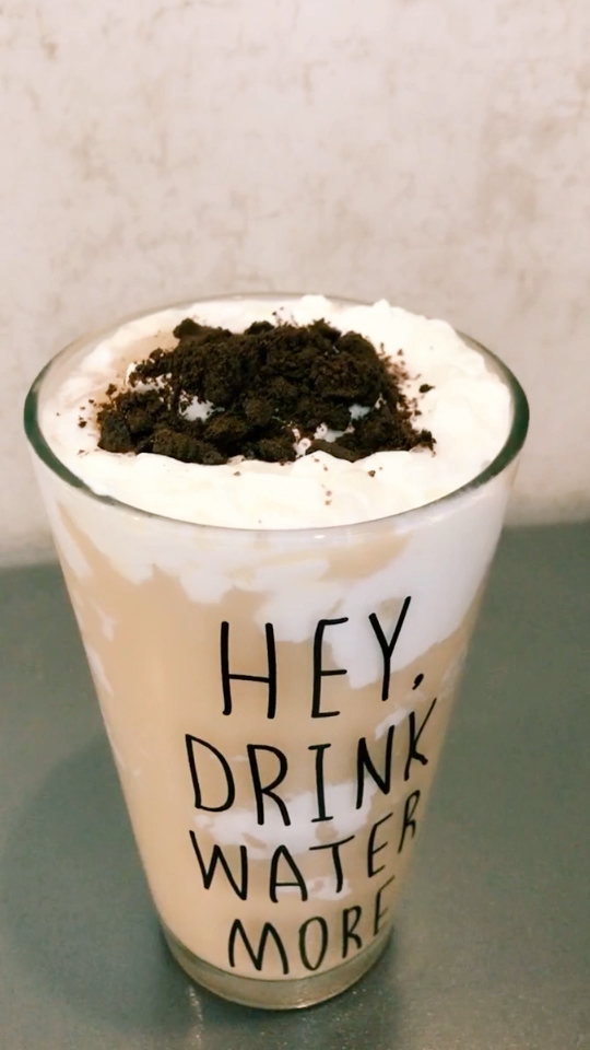 奥利奥奶盖奶茶做法,一看就能学会