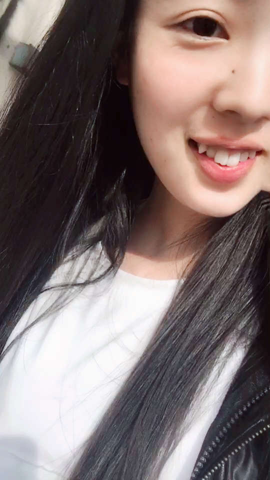 就漏个脸,好尴尬0808