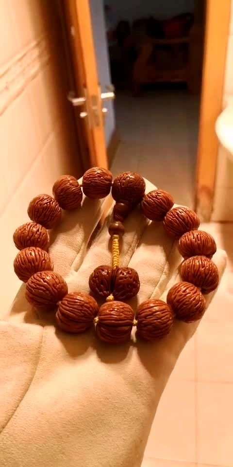 物以稀为贵,满纹竖纹桃核