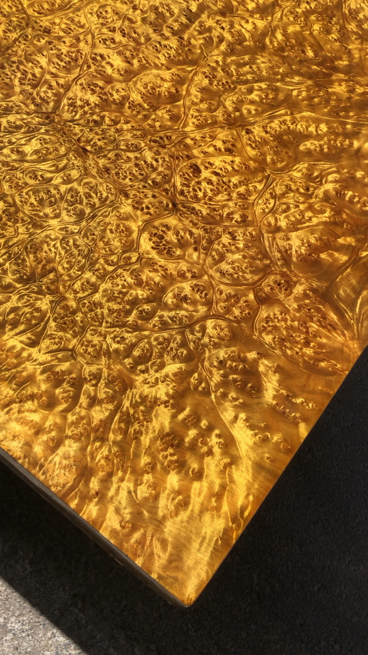 极品树瘤桌面板,尺寸95乘80乘7.5公分