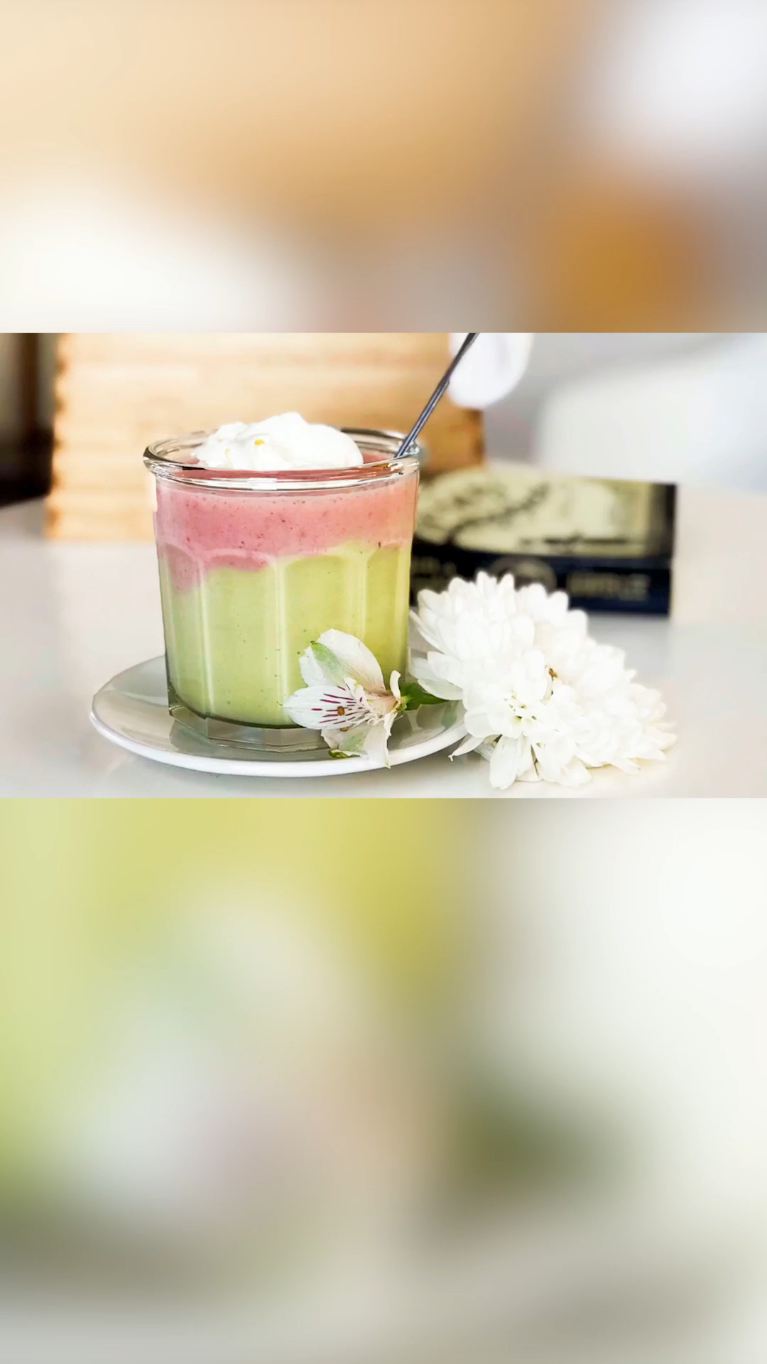 草莓牛油果奶昔:元气满满的营养饮品,简单又好喝.