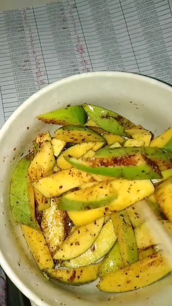 芒果拌辣椒面
