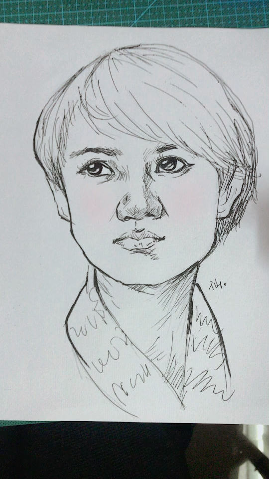 说好的画瓜子脸   一不小心又变成国字脸   跟自己一样029969