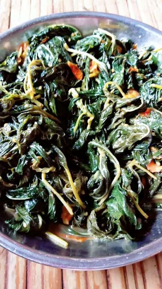 刚才摘的麻菜煮出来的,非常好吃