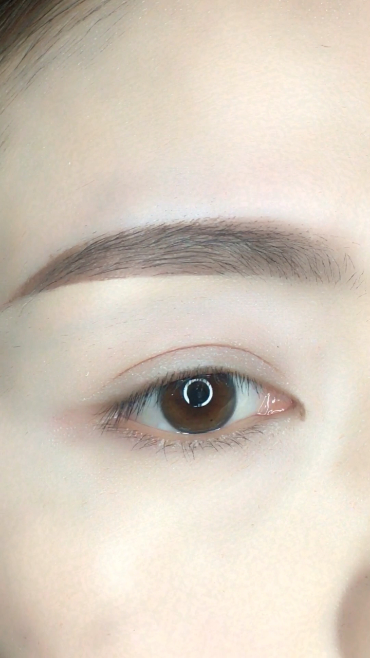 中午好,画个自然点的平直眉