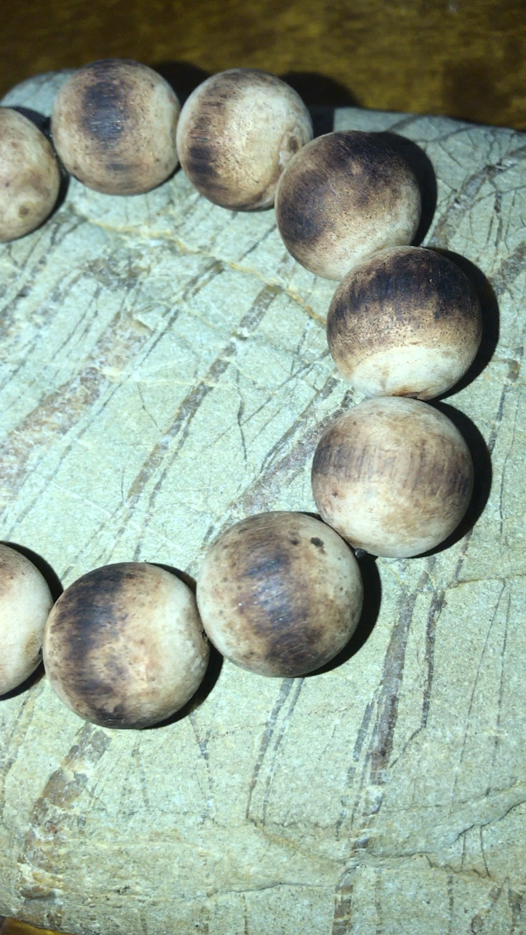 缅甸小叶降真香白油2.0手串欣赏