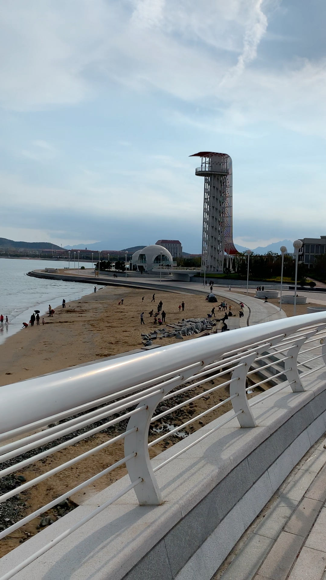 美丽的鳌山湾,美丽的滨海公园.