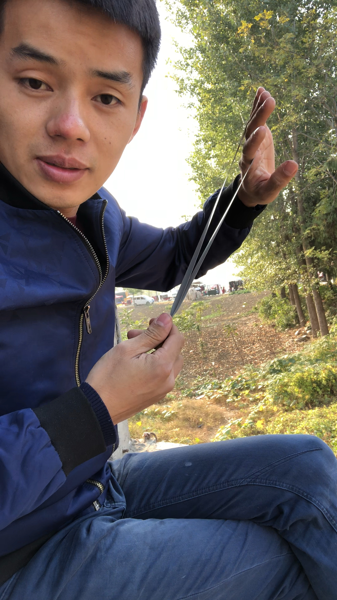 这会闲下来玩一会无架弹弓.打的不好 老铁凑合着看啊