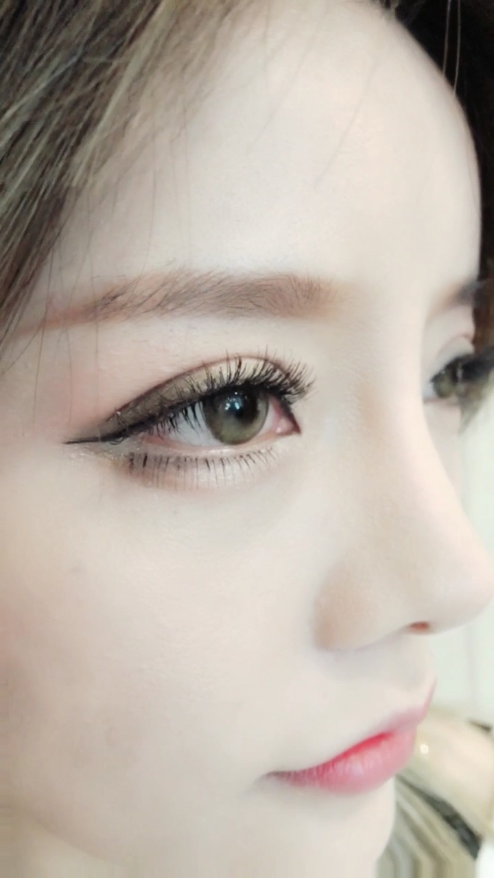 卡姿兰大眼,其实你和女神之间只差了一个双眼皮96