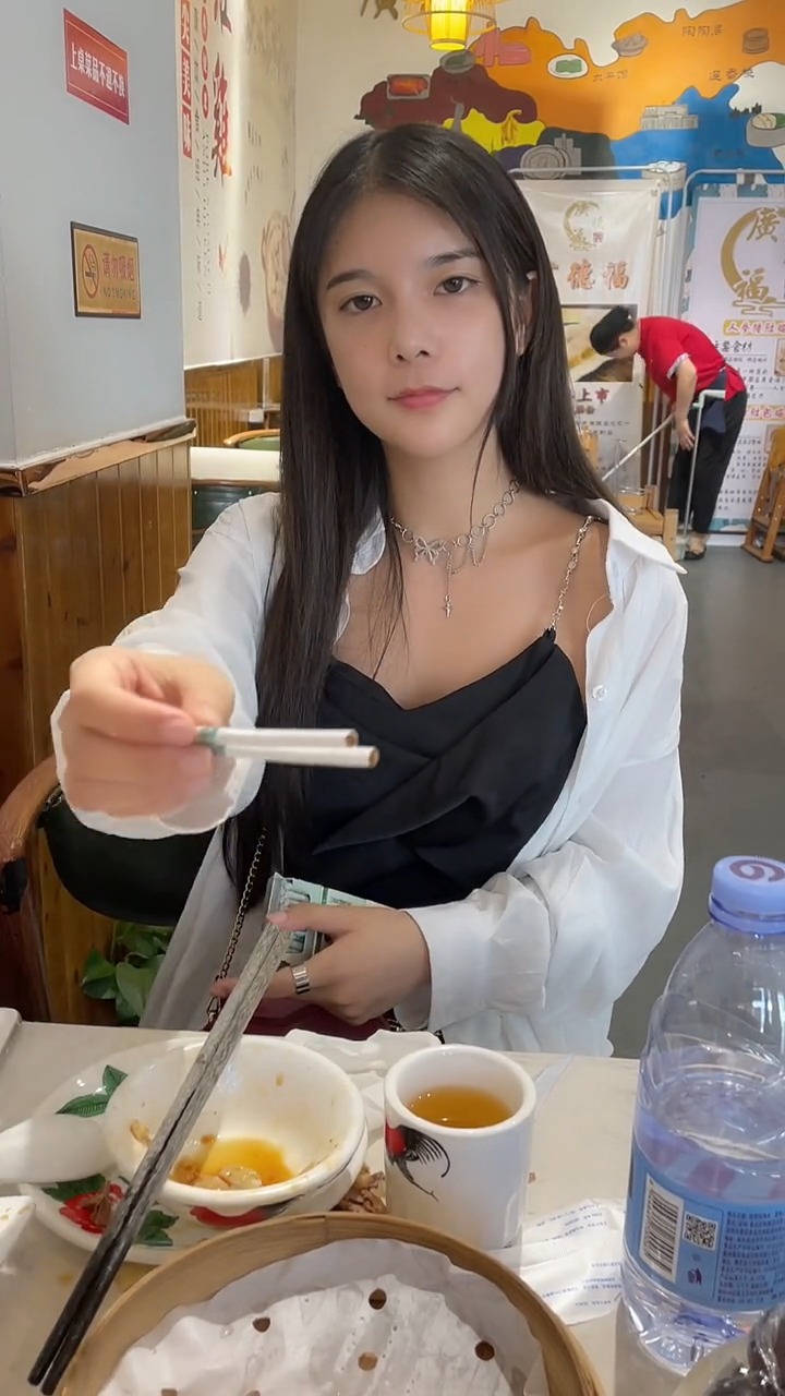 4跟相亲对象吃饭她突然走了是什么意思