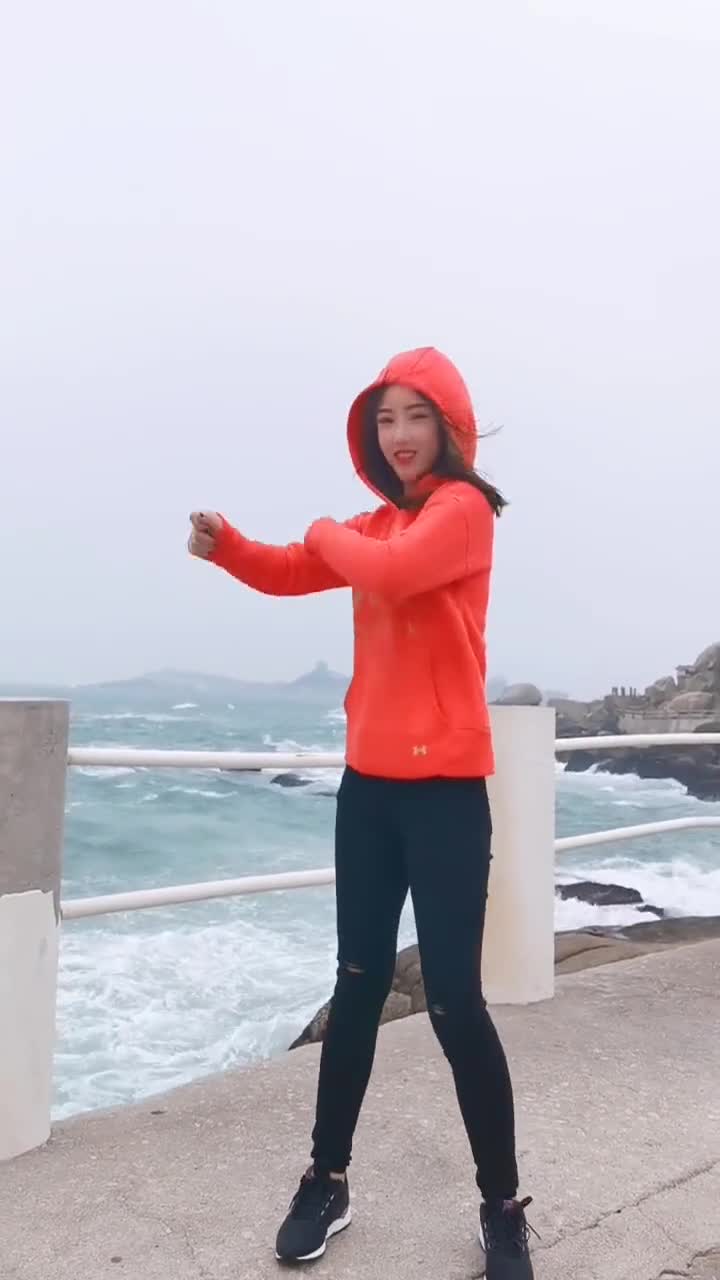 吖颜久冰风大浪大喷嚏大