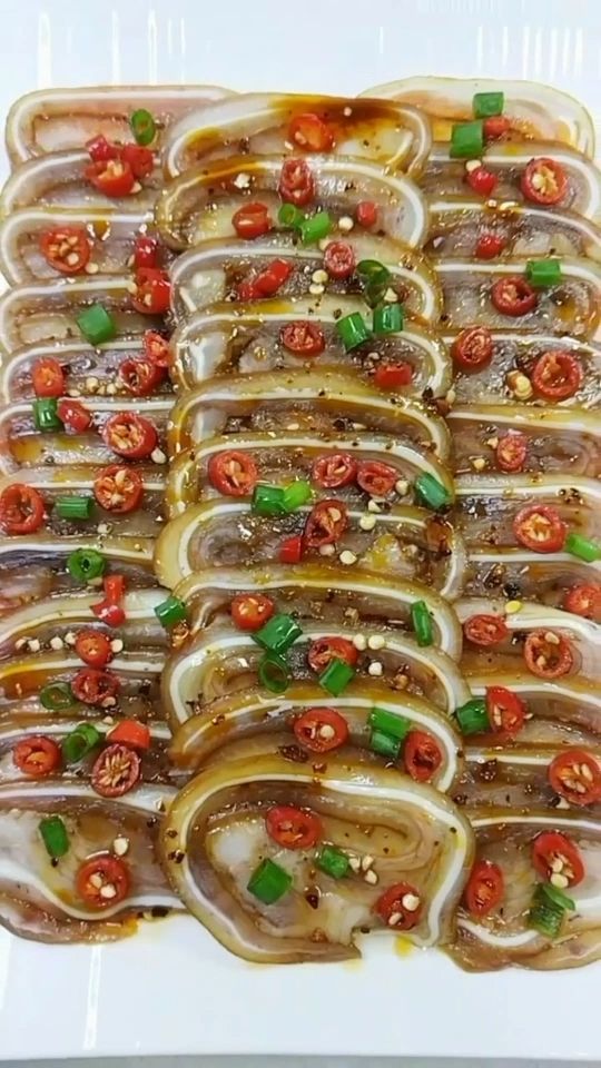 浇汁猪耳卷做法喜欢的点赞关注谢谢
