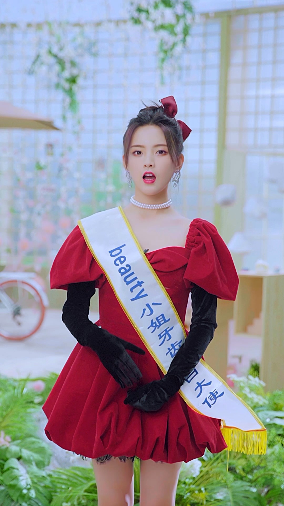 一口洁白的牙齿更能加分~今晚20:00# beauty小姐 杨超越跟你聊聊牙齿