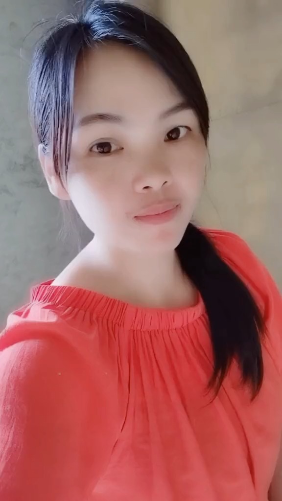 本人广西人,年龄37单亲妈妈,一没房二没车,长相一般,生活过得一塌糊涂