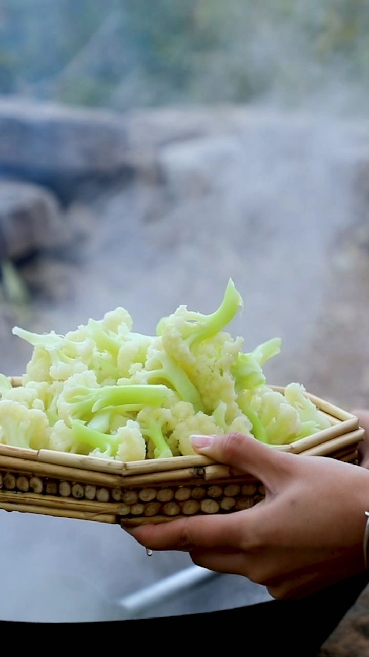 菜花炒肉这样做才好吃,最具代表性的妈妈菜之一.