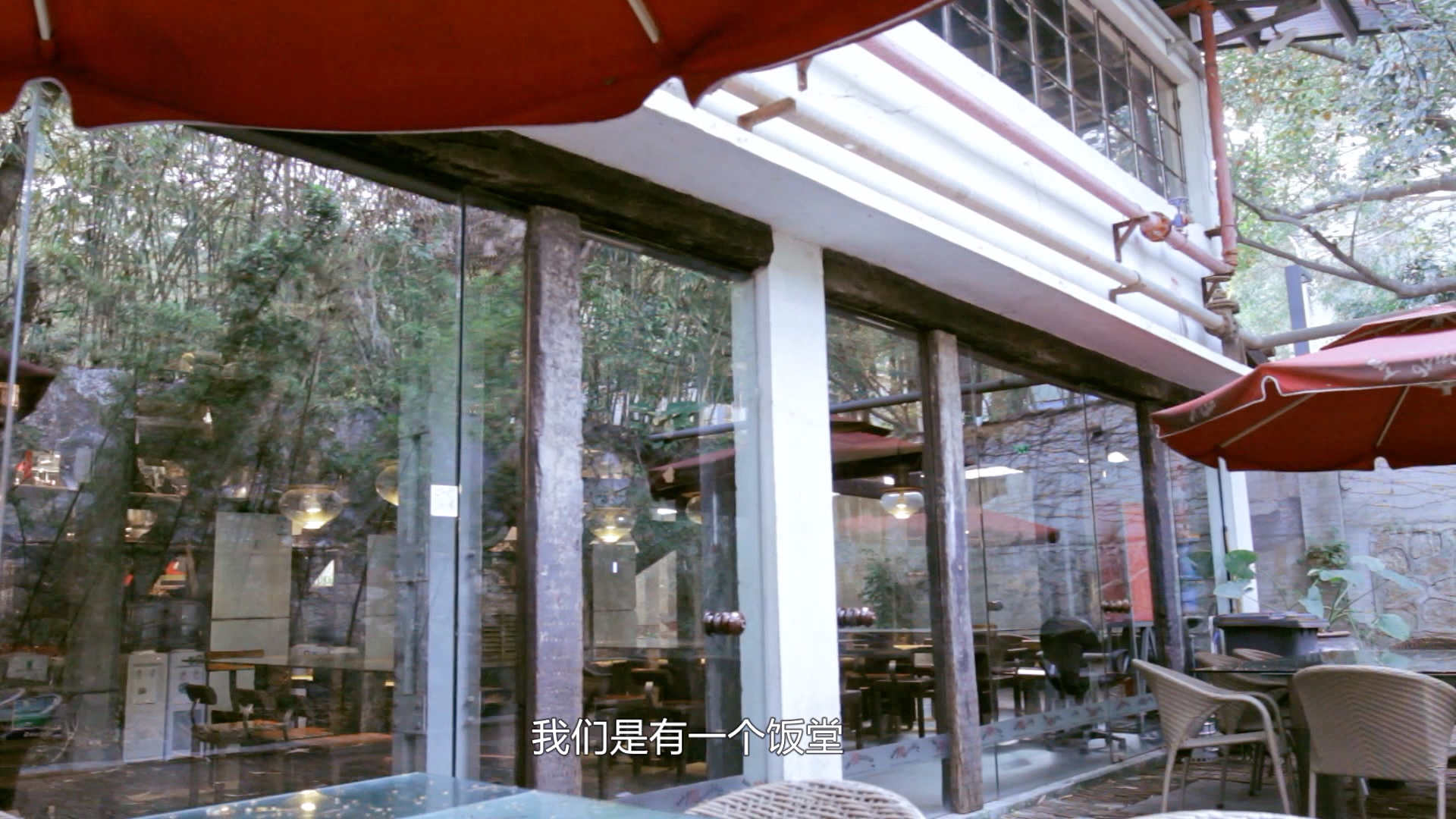 香港室内设计师之父高文安打造的办公室,面馆理发店咖啡馆食堂及健身