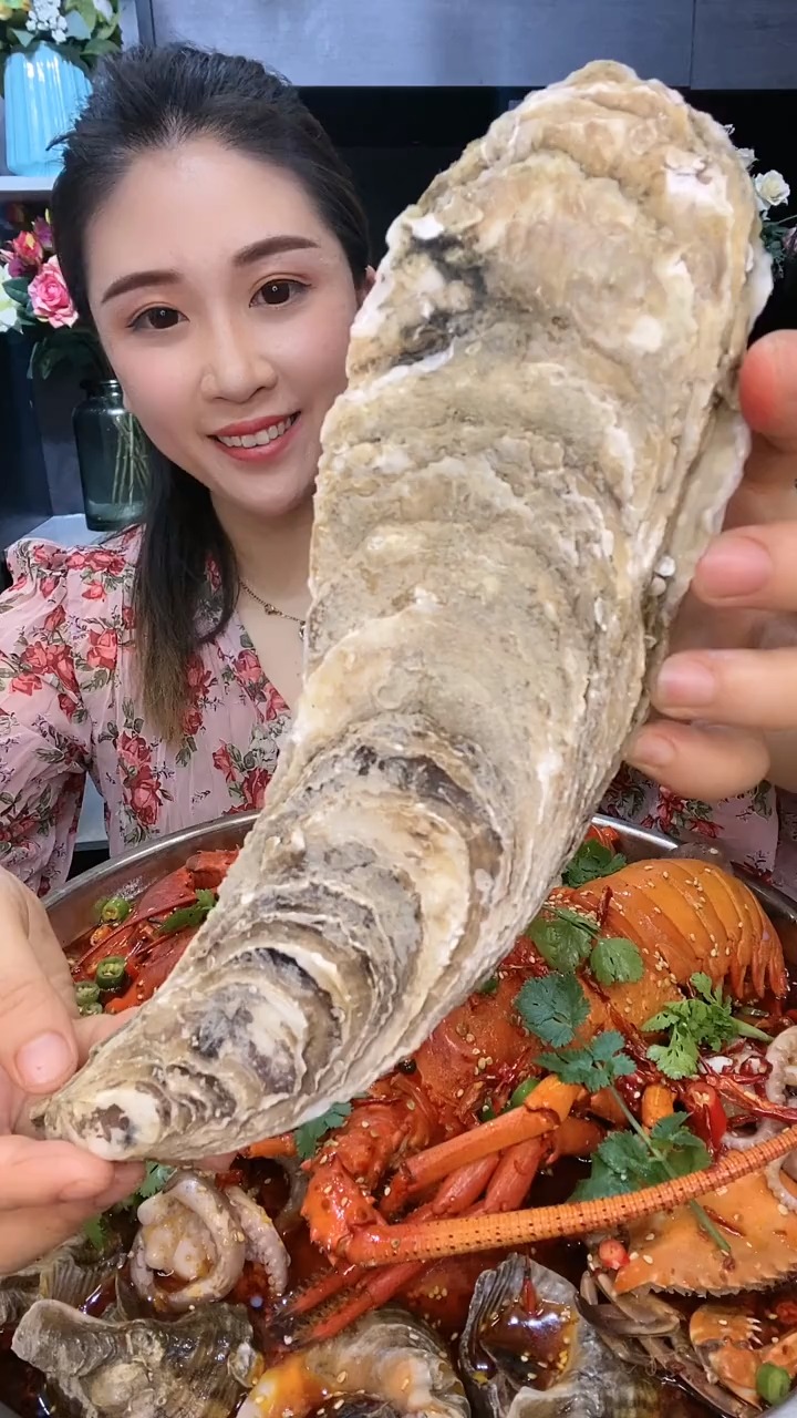 今天吃超大的生蚝,男人的加油站女人的美容院!