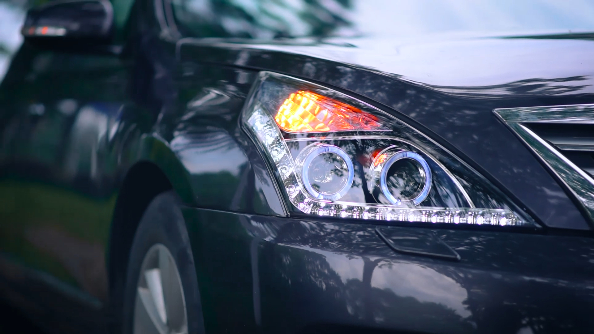 日产天籁改装优玛车灯