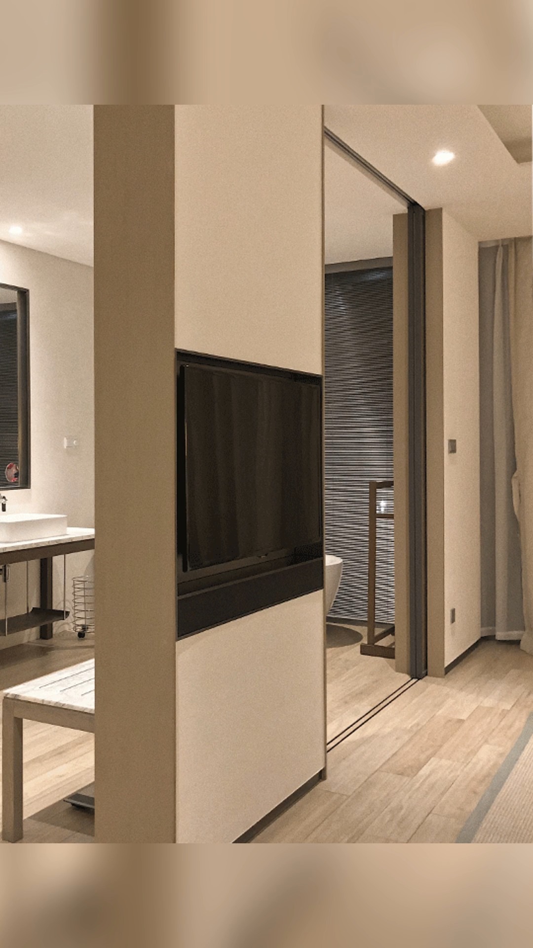 旋转移动电视背景墙