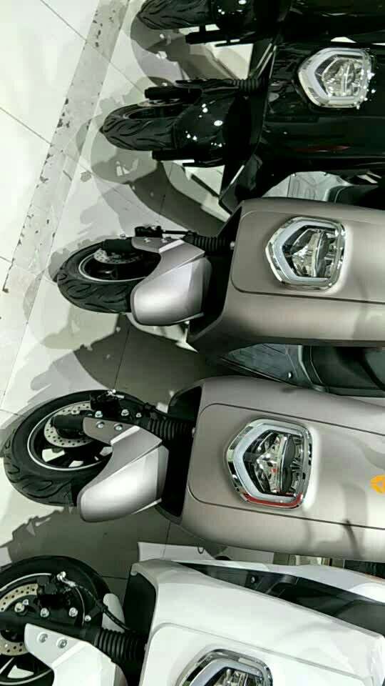 雅迪电动车新款博悦