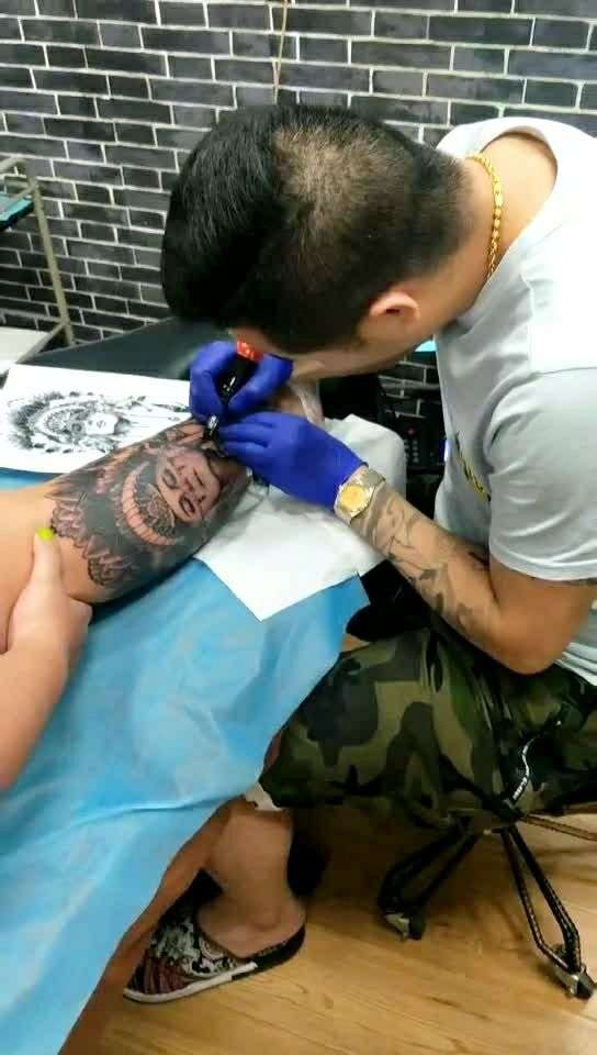 a00神话纹身(苏州盛泽 收学徒) 在微视发布了一个超有趣的视频,速来