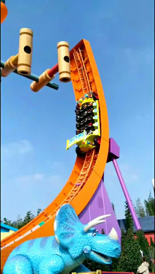 上海迪士尼乐园——抱抱龙冲天赛车@{uid:1502349662339070,nick:�%