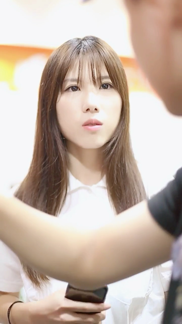 遇到美女这样的称呼,又怎么好意思不让呢?