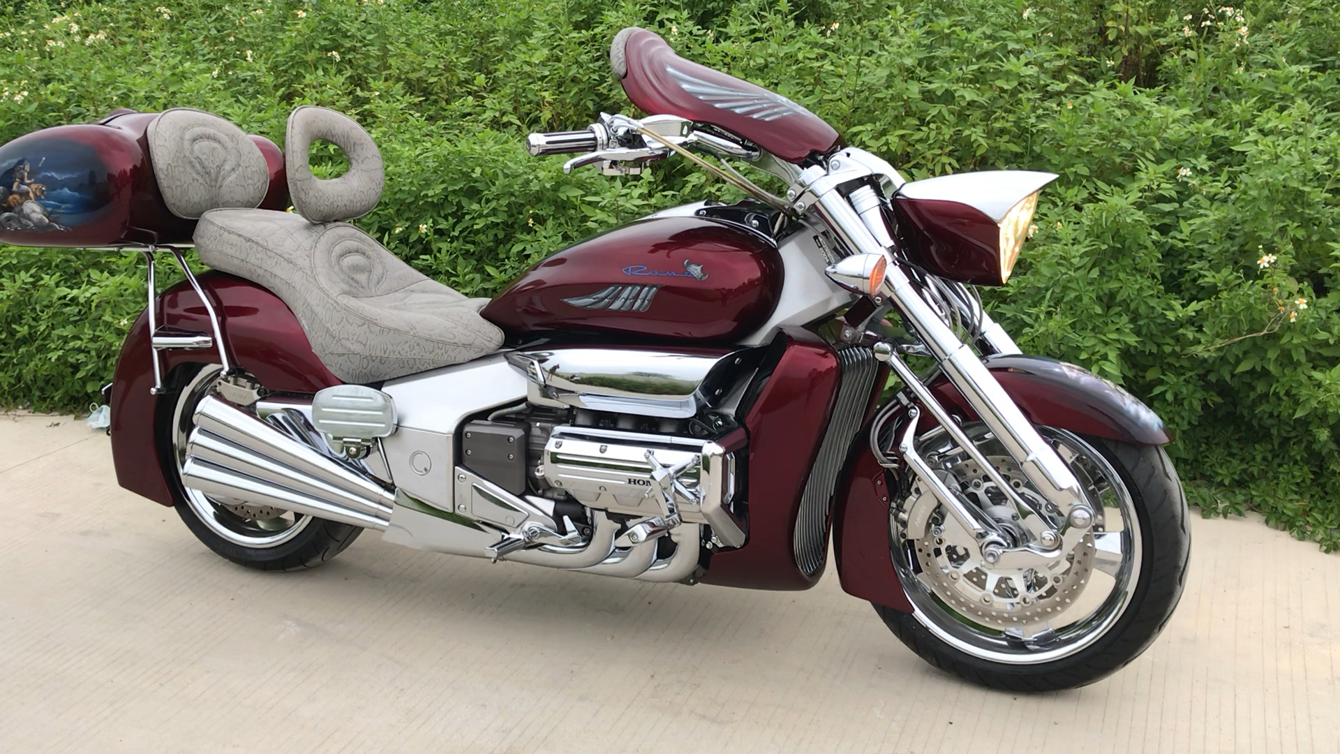 本田 honda  北欧女神1800