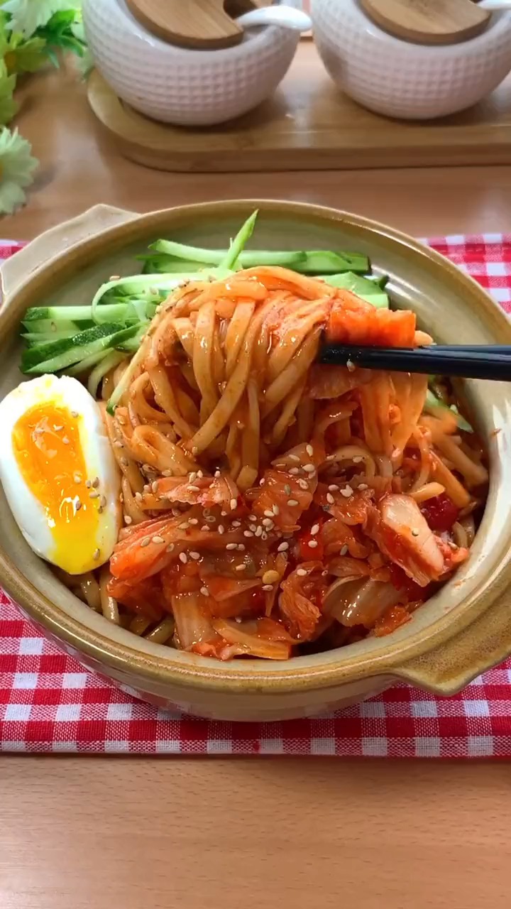 爽口好吃到舔盆的韩式拌面,最吃货季美食推荐官