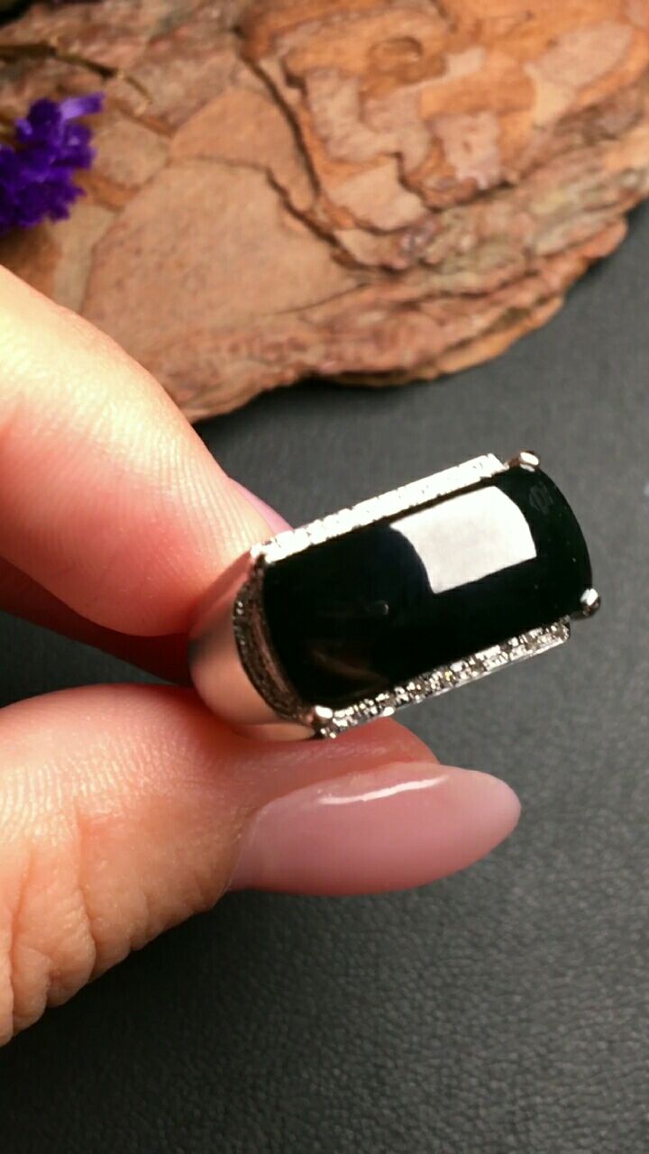 959305595墨翠马鞍戒指,冰种,灯照翠绿,厚实,完美无瑕,裸石尺寸