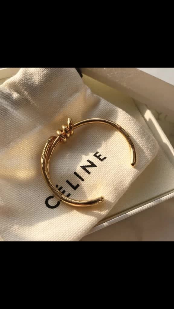 78 celine情人结手镯78   第一次看到这款手镯的时候心都快蹦出来