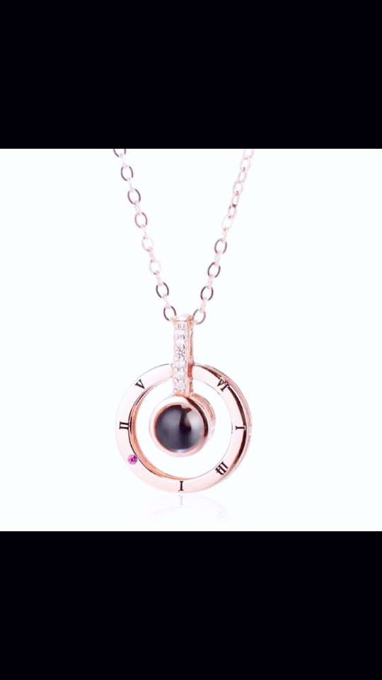 有创意的项链 100种隐形的"我爱你" 18k钻石红宝项链,中间的纳米微雕