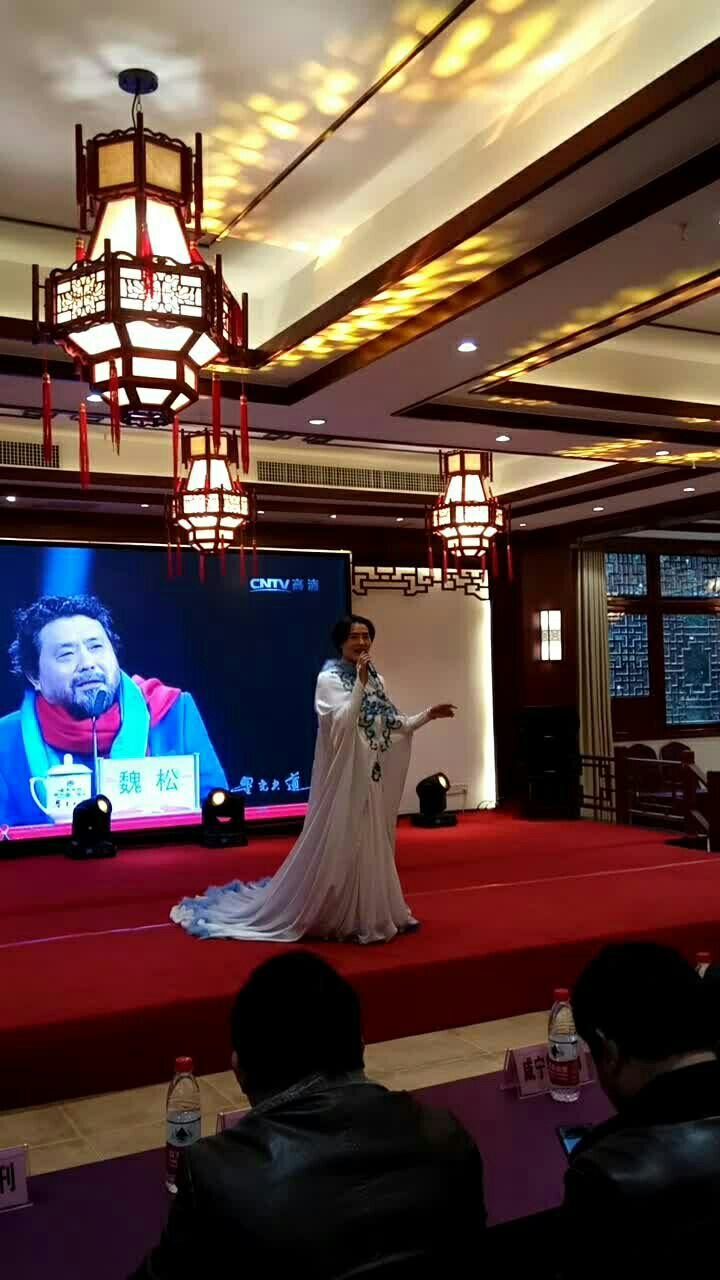 《星光大道》歌手覃行.