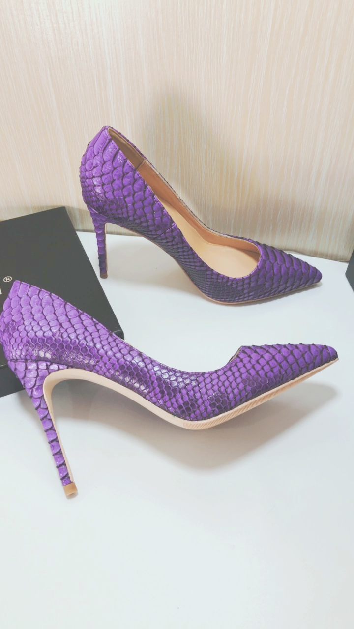 高端紫色蛇纹高跟鞋